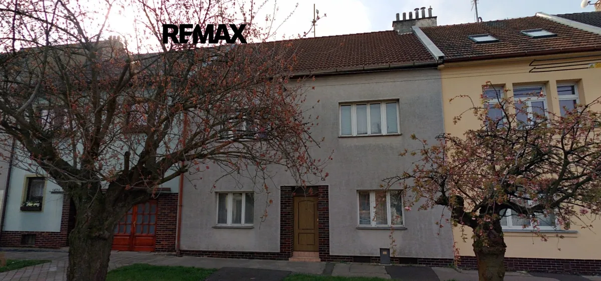 Prodej podílu 1/2 rodinného domu 176 m², pozemek 204 m²